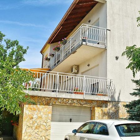 Apartments With A Parking Space Smrika, Kraljevica - 15709 Luaran gambar